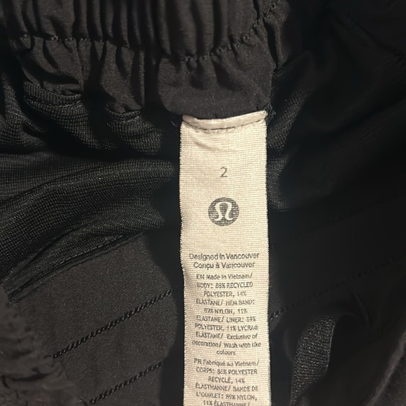 Lulu shorts in perfect condition! (Maybe wore about a total of 5 times) - Picture 3 of 3